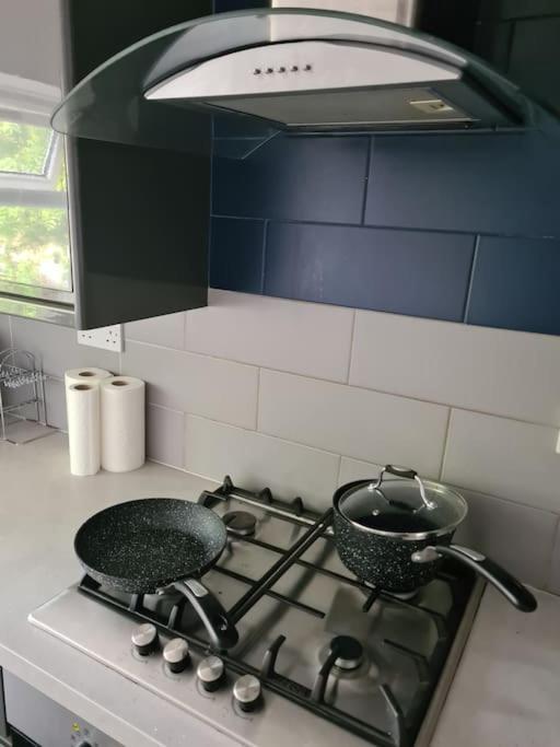 Luxury One Bedroom Flat London Eksteriør bilde