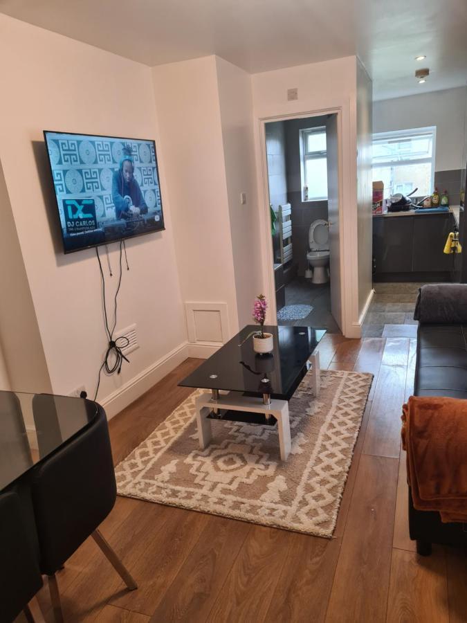 Luxury One Bedroom Flat London Eksteriør bilde